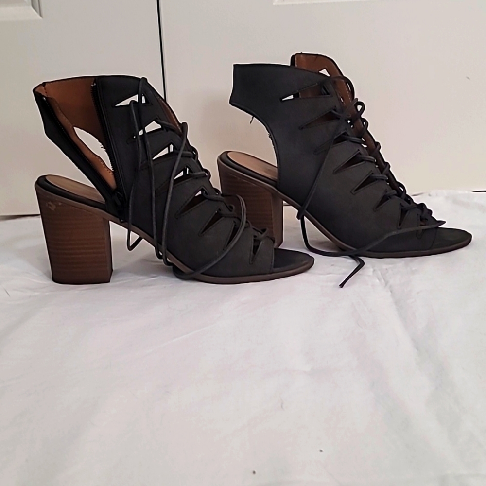 Faryl Robin Landry Lace Up Heels - Sz 9